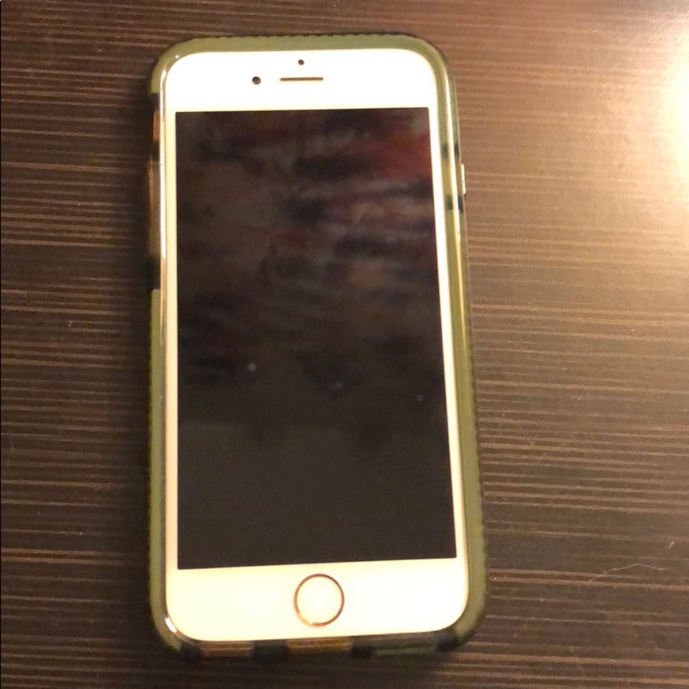 iPhone 6 in gold perfect condition